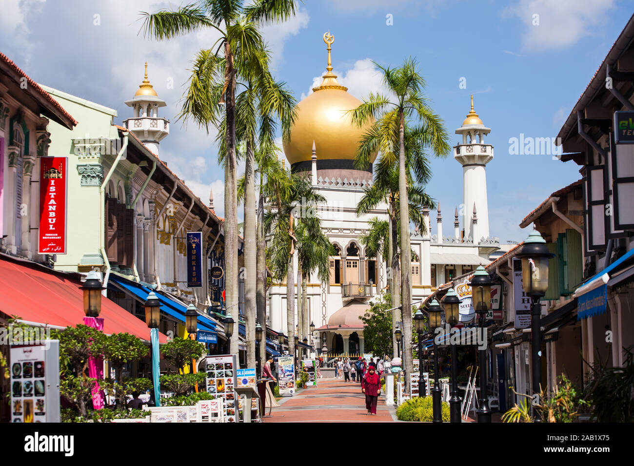 Masjid Sultan Mosque from 1824, a very popular destination in the heart of the city among tourists from all over the world. Singapore Stock Photo