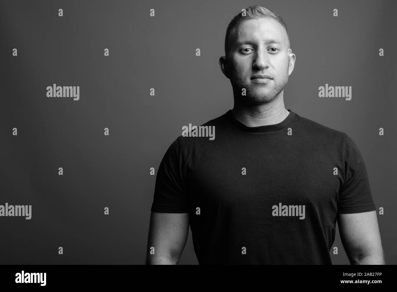 Portrait of muscular man in black and white Stock Photo - Alamy