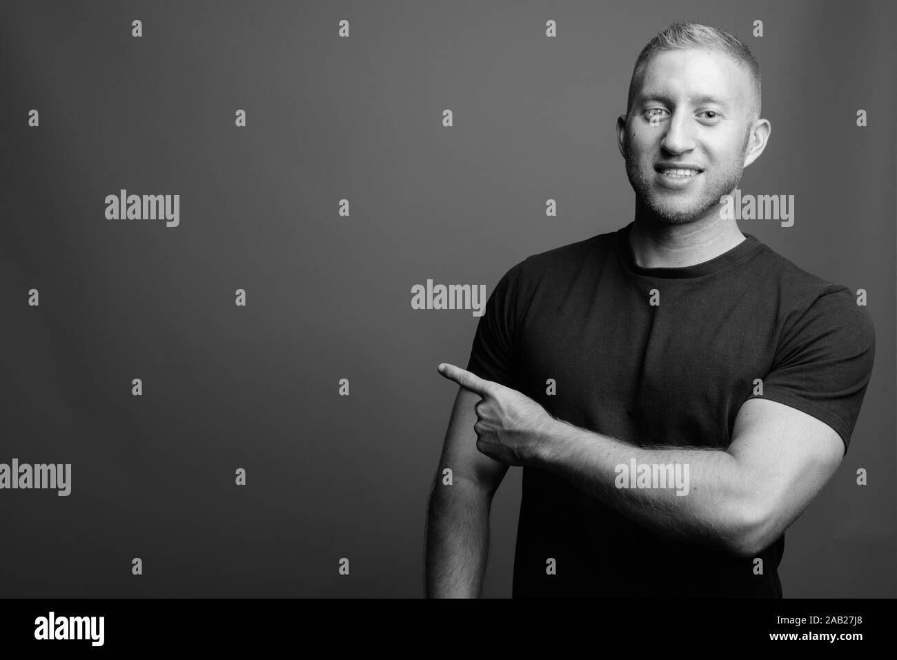 Portrait of muscular man in black and white Stock Photo - Alamy