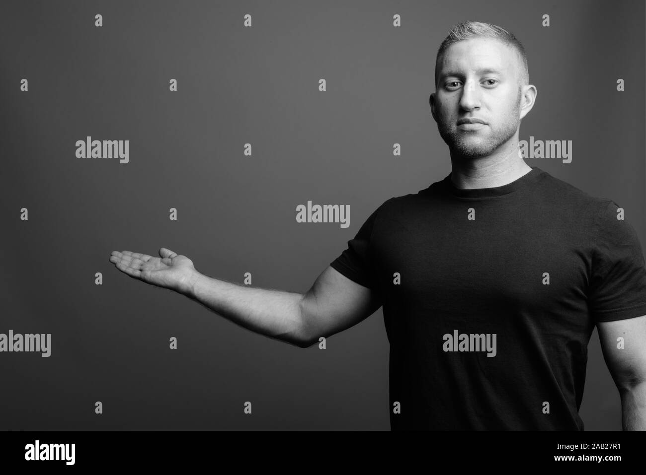 Portrait of muscular man in black and white Stock Photo - Alamy