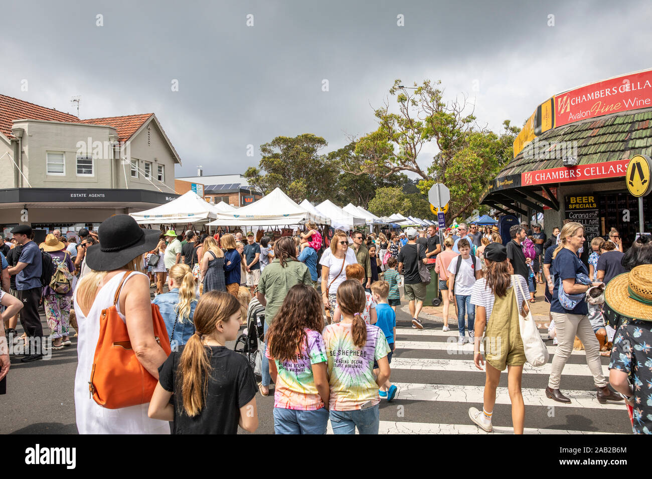 Avalon beach market day on sydney northern beaches area Stock Photo Alamy