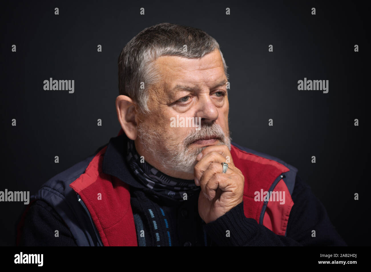 Man thinking about life hi-res stock photography and images - Alamy