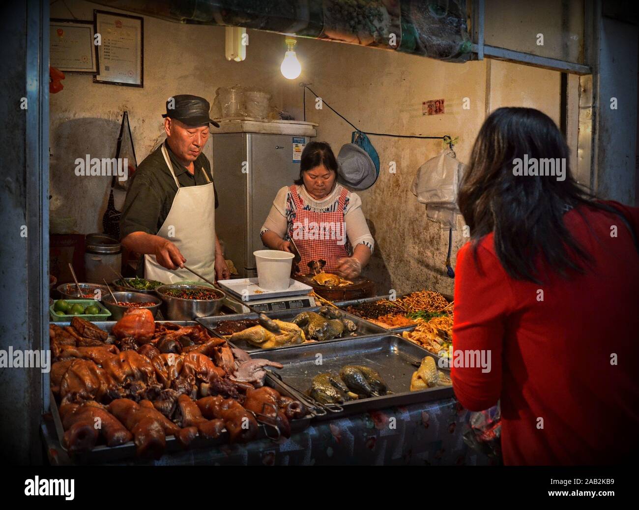Food market in Kunming city, Yunnan province, China Stock Photo - Alamy