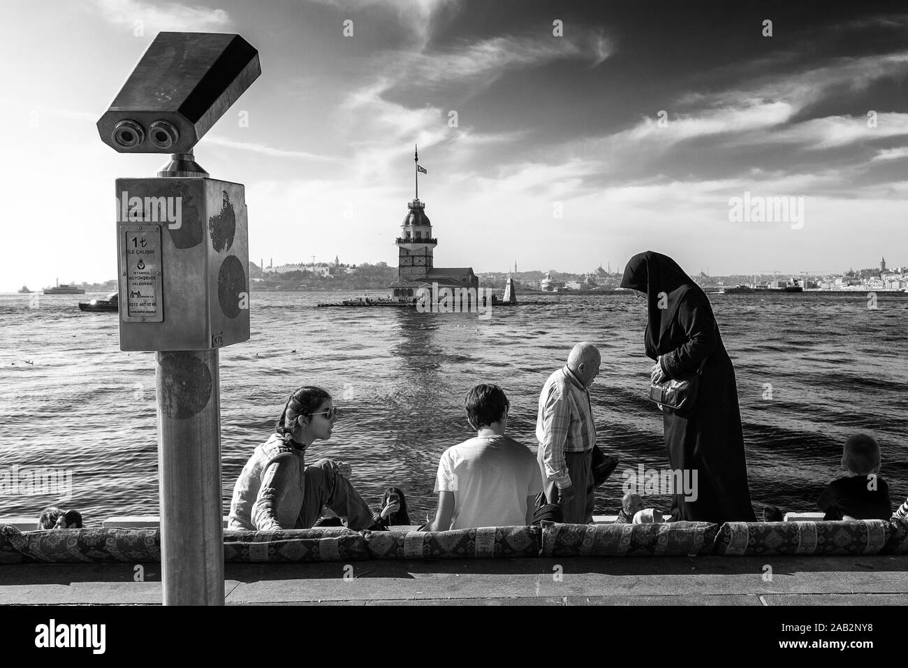 Istanbul, Turkey-Nov.20, 2019: People of Istanbul who live in the Asian side of the city spend some of their leisure in the coastline of Uskudar and w Stock Photo
