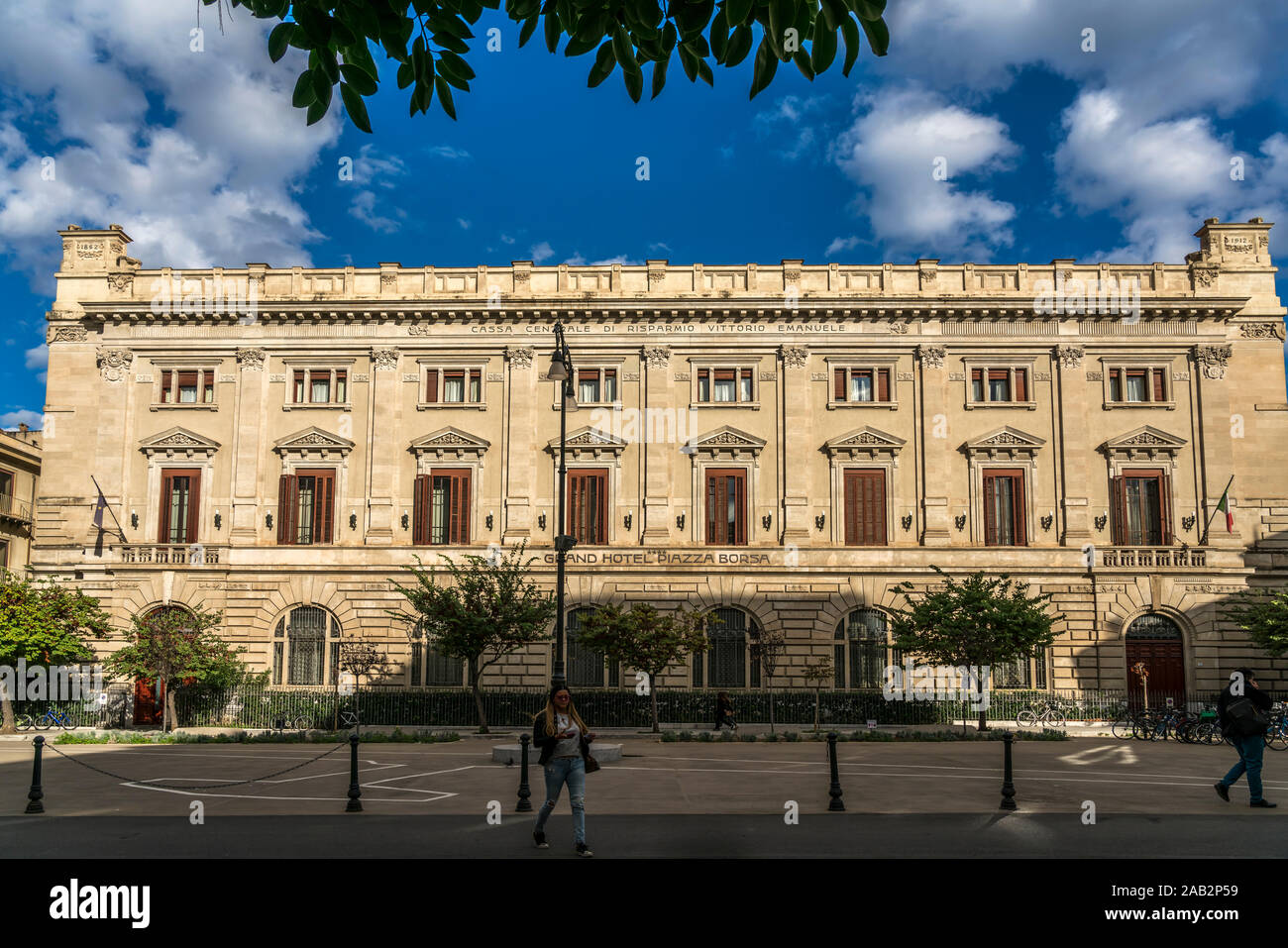 Grand Hotel Piazza Borsa, Palermo, Sizilien, Italien, Europa | Grand Hotel  Piazza Borsa, Palermo, Sicily, Italy, Europe Stock Photo - Alamy