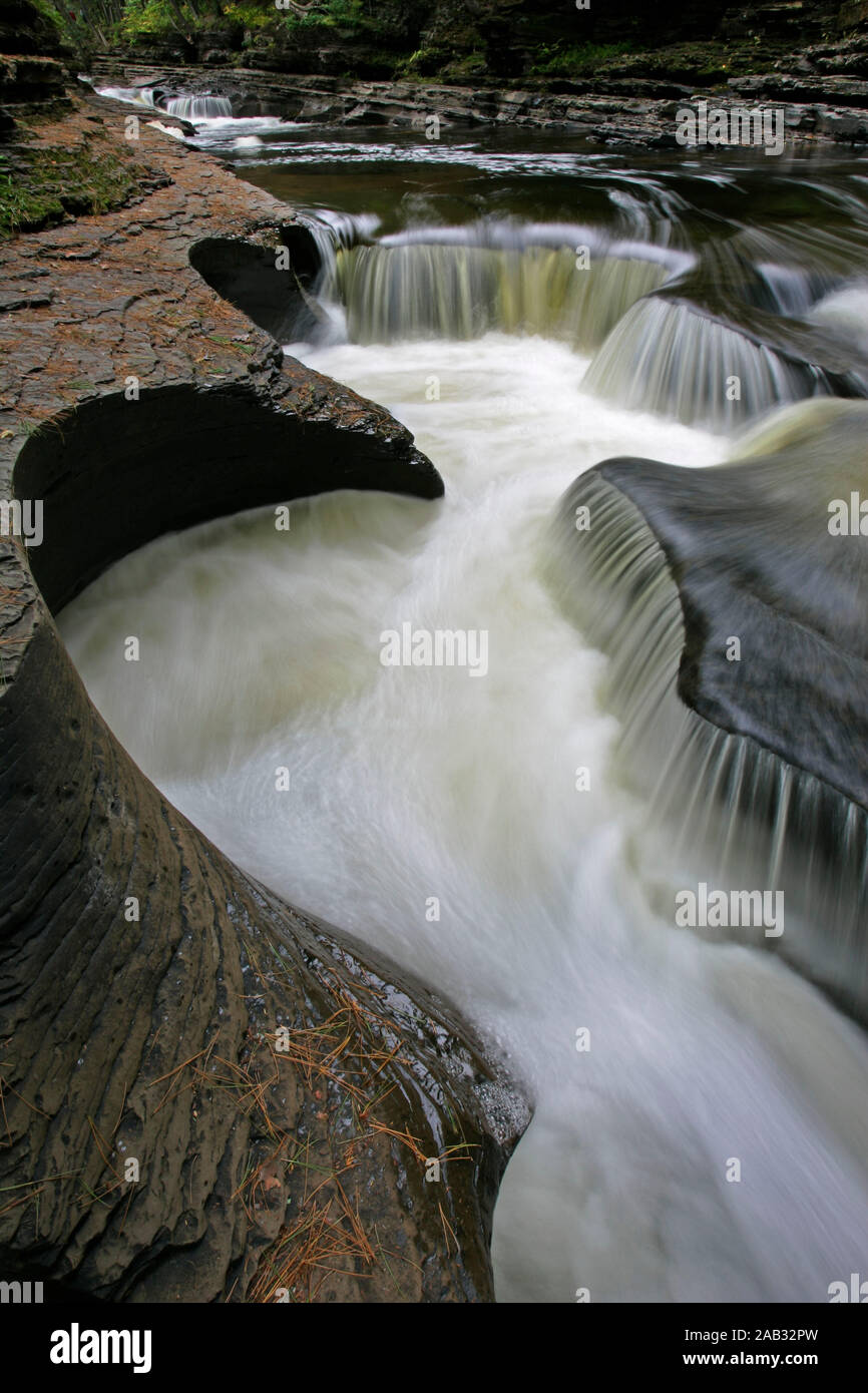 USA, Michigan, Upper Peninsula, Herbstreflexionen im Wasser, Autumn Reflexions in a river, Stock Photo