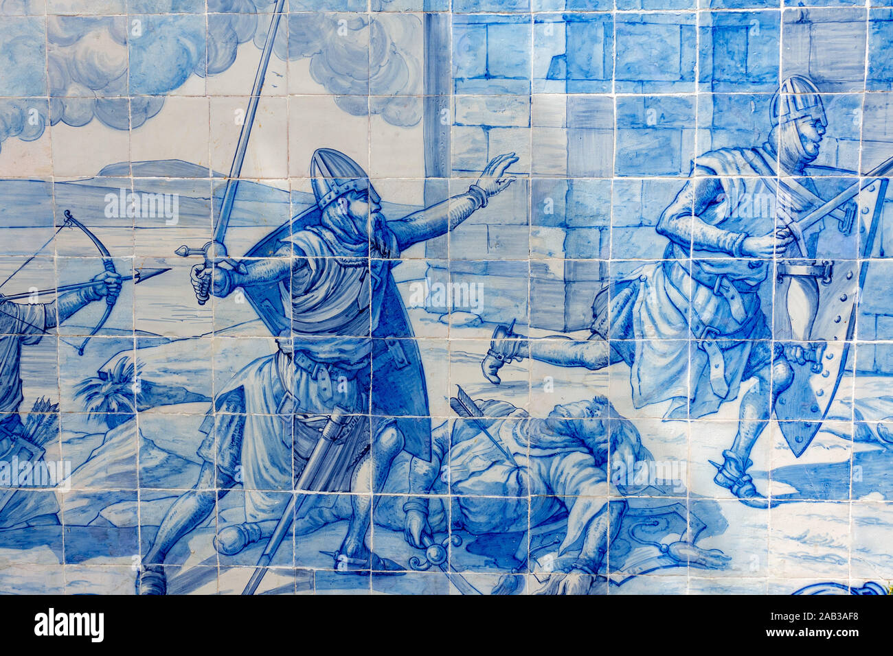 Blue Portuguese Azulejos Tile Panel Showing Christian Crusaders Besieging The Castelo de São Jorge Lisbon In 1147 Stock Photo