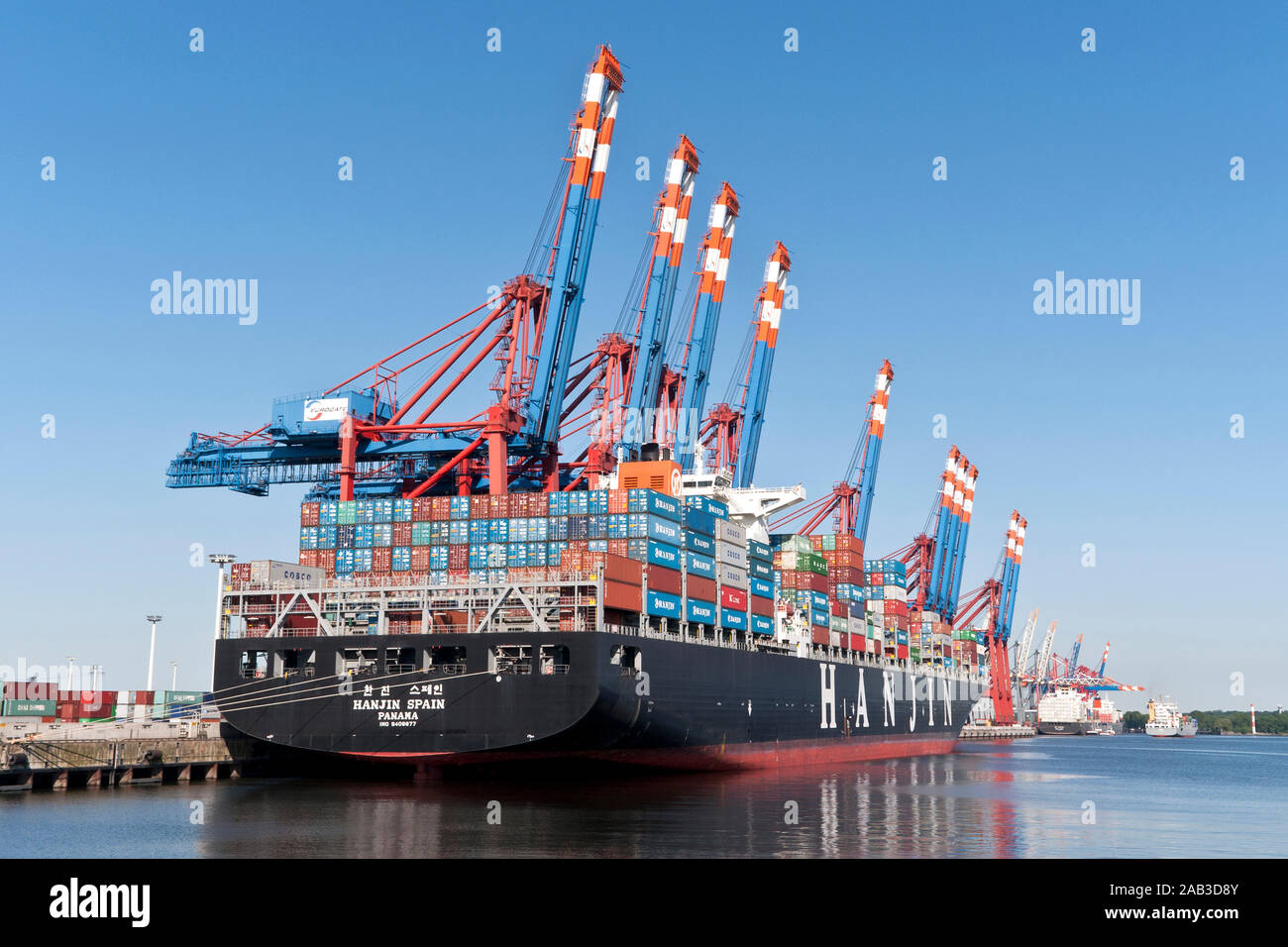 Containerschiffe am Containerterminal Burchardkai im Hamburger Hafen |Container ships at the Port of Hamburg container terminal Burchardkai| Stock Photo