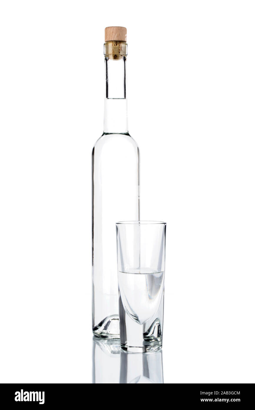 Flasche Grappa mit Glas Stock Photo