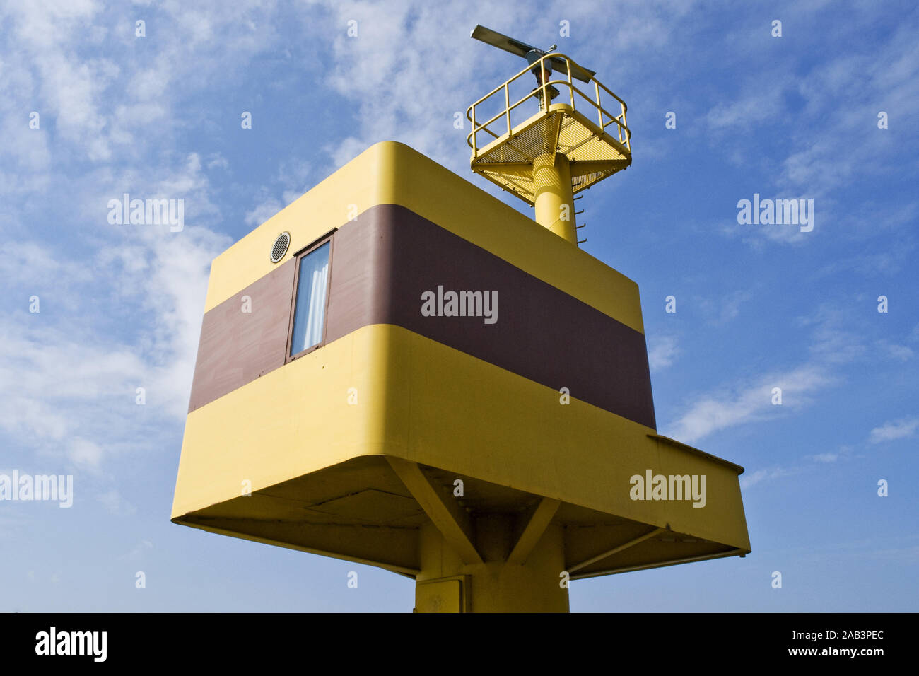 Radarstation im Hafen Stock Photo