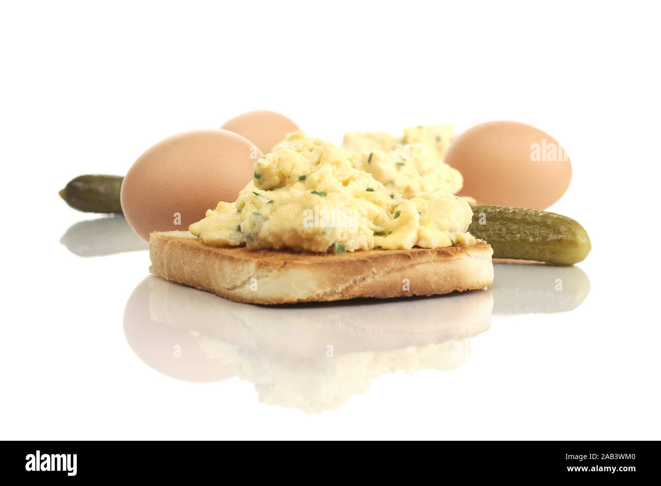 Toastbrot mit Rühreier und Gurke |Toast with scrambled eggs and cucumber| Stock Photo