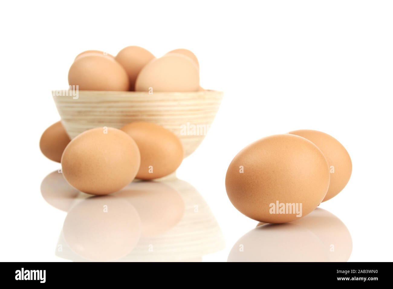 Schüssel mit frischen Eiern |Bowl with fresh eggs| Stock Photo