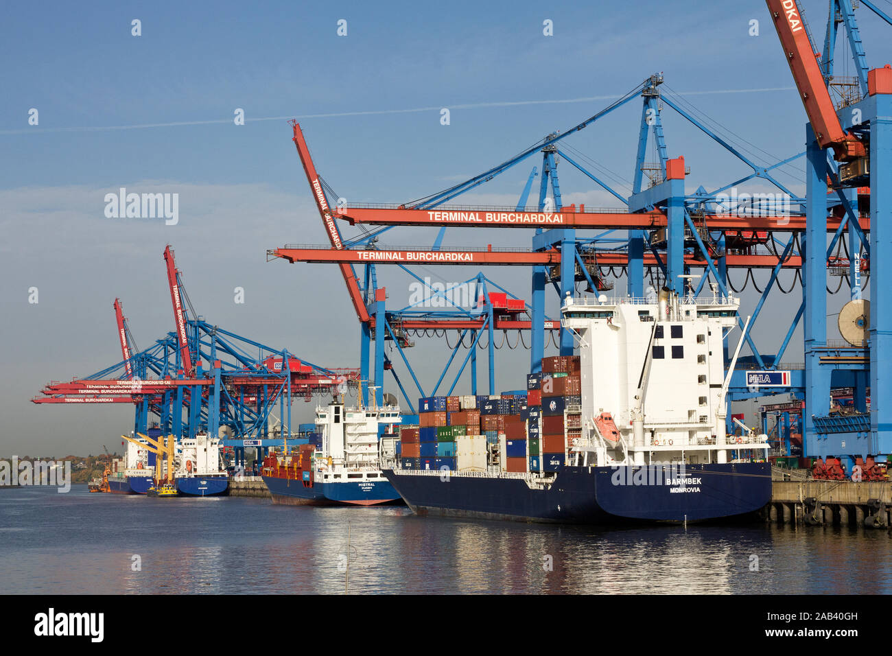 Containerschiffe am Containerterminal Burchardkai im Hamburger Hafen |Container ships at the container terminal in the Port of Hamburg| Stock Photo