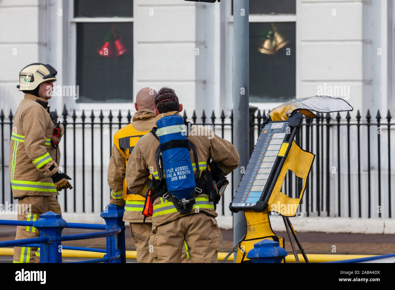 Fire breathing apparatus hires stock photography and images Alamy