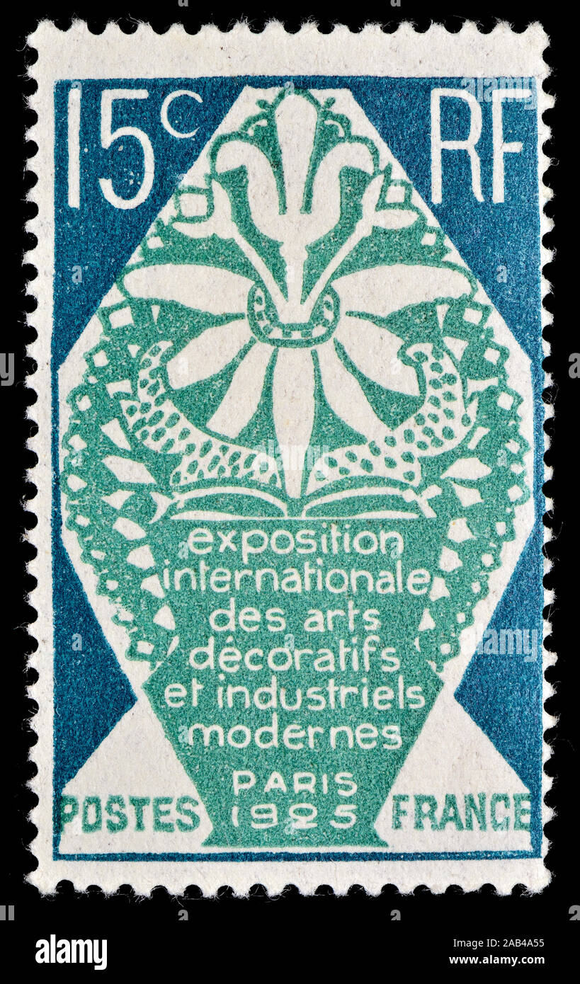 French postage stamp (1925) : Exposition Internationale des Arts Décoratifs et Industriels Modernes in Paris - the origin of the term 'Art Deco' Stock Photo