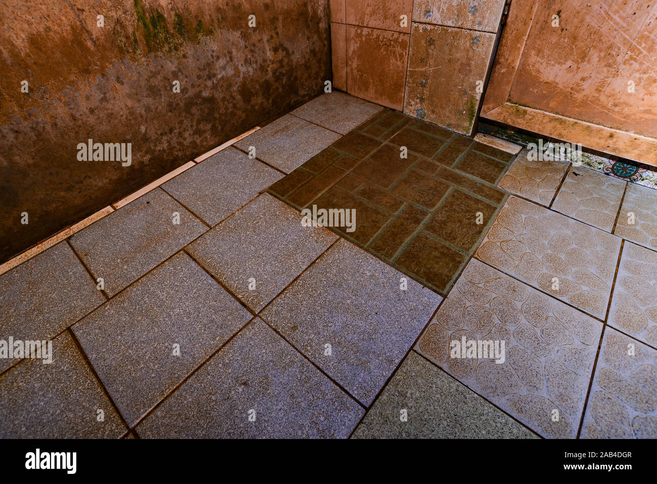 Dirty bathroom floor hires stock photography and images Alamy