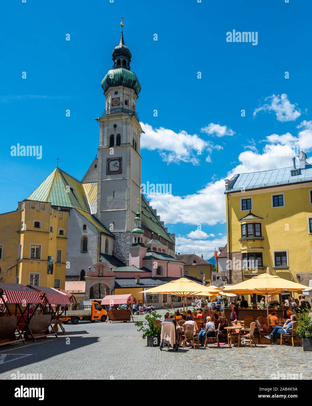 Market square and Parish Church St. Nikolaus, Hall in Tyrol, Tyrol, Austria Stock Photo