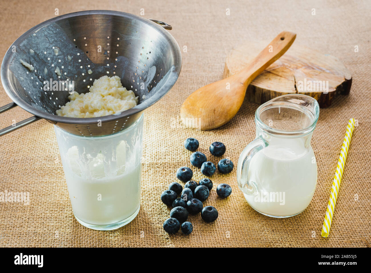 Preparation of a kefir yogurt with red fruits, fresh, healthy and