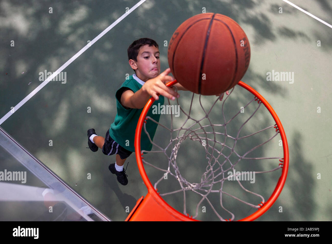 Dunking basketball hires stock photography and images Alamy
