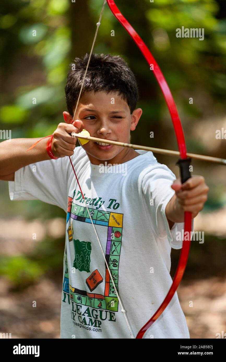 Archery kids hires stock photography and images Alamy