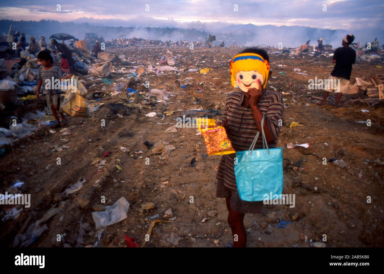 Biggest garbage dump hires stock photography and images Alamy