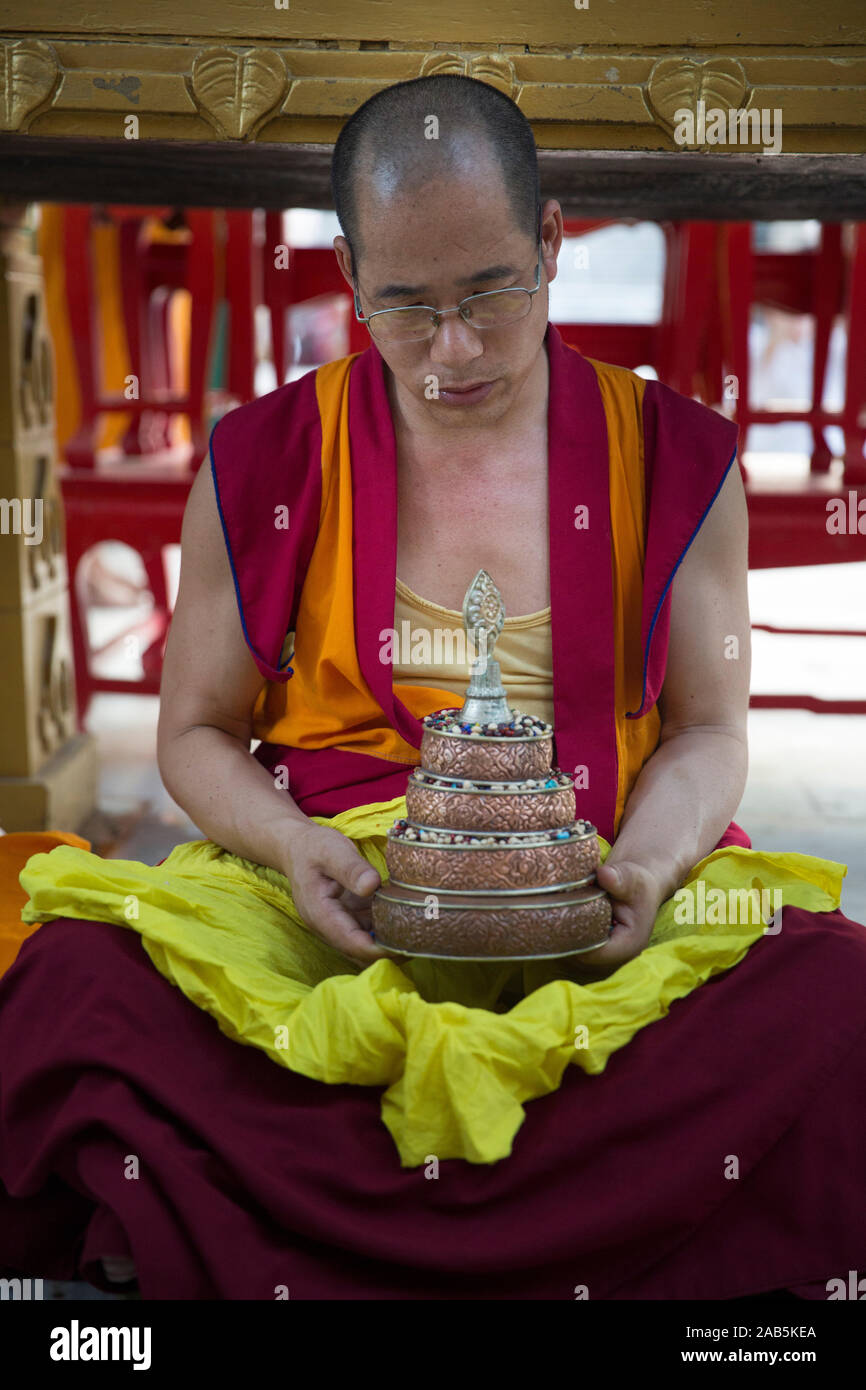 Tibetan monk sale prayer beads