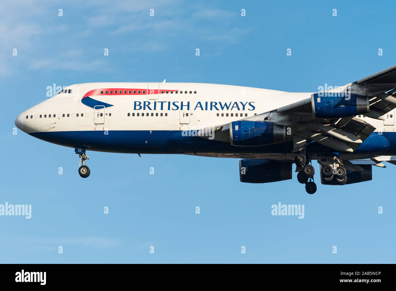 Boeing 747 400 british airways hi-res stock photography and