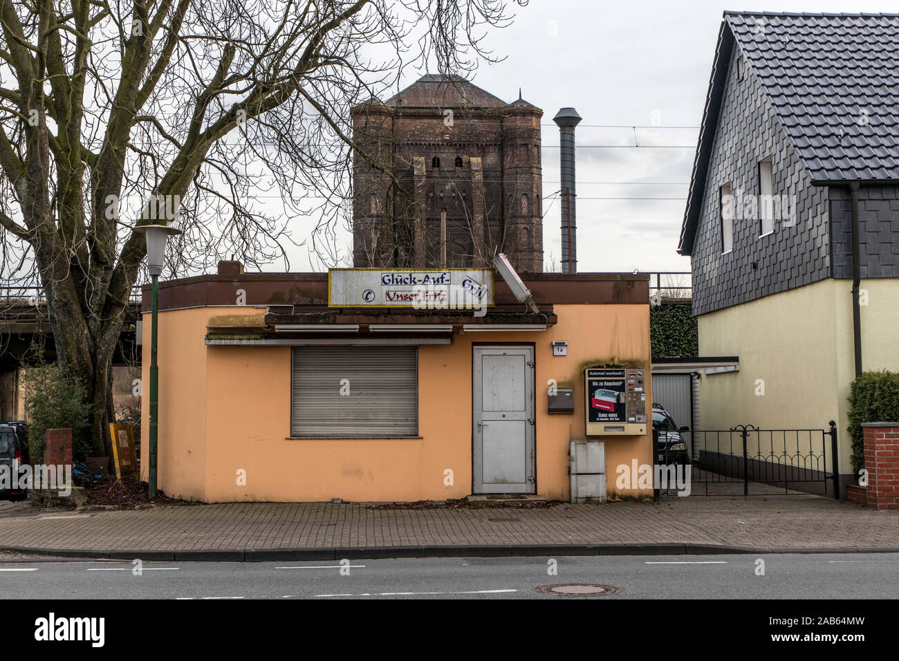 Malakow tower of the former Unser Fritz colliery, shaft 1/4, in Herne, closed Glück-Auf Unser Fritz snack bar on Schloss Street, Stock Photo