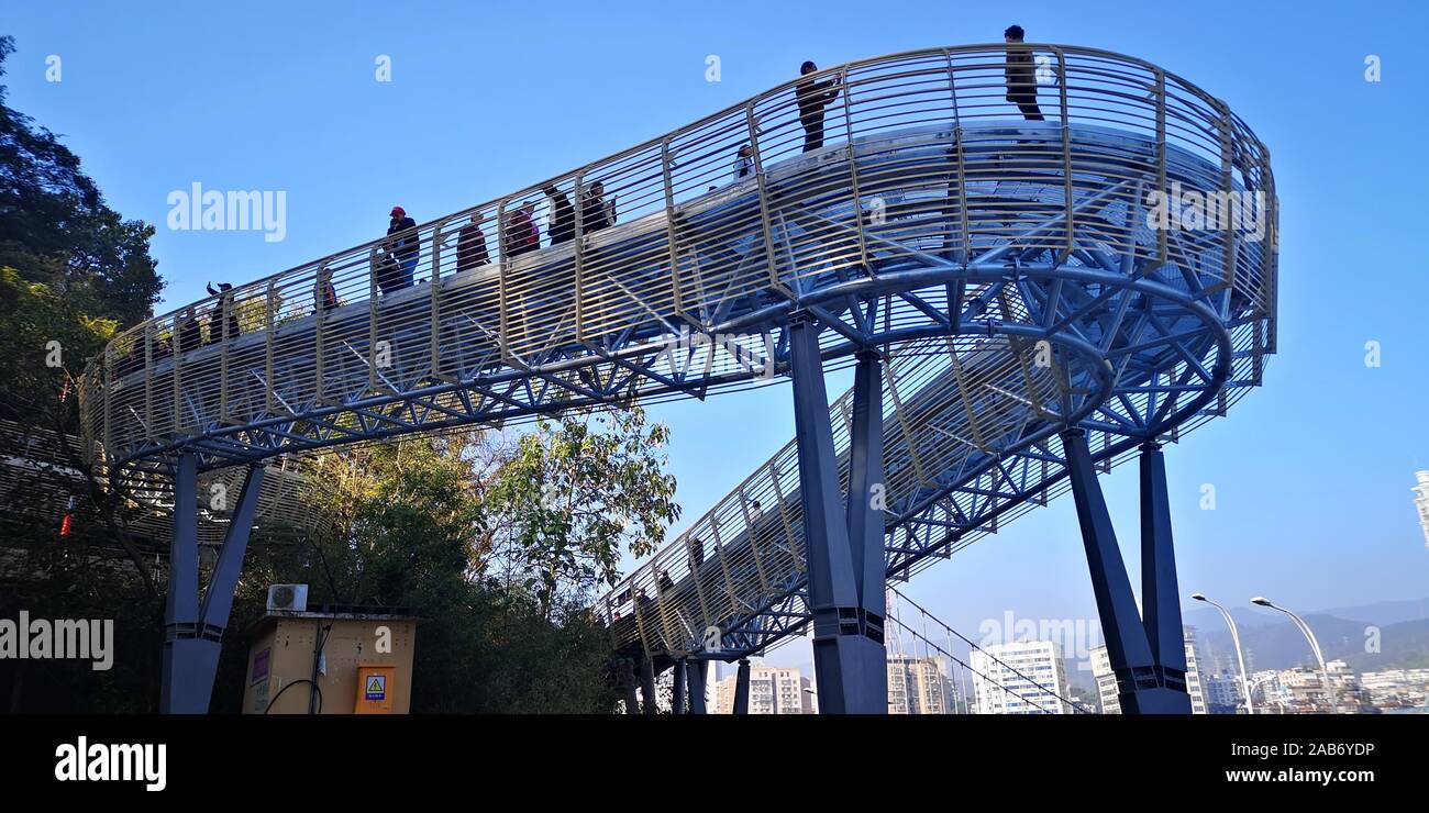 Nanping, China. 25th Nov, 2019. A 625 meters length glass skywalk come into service in Nanping, Fujian, China on 25th November, 2019.(Photo by TPG/cnsphotos) Credit: TopPhoto/Alamy Live News Stock Photo