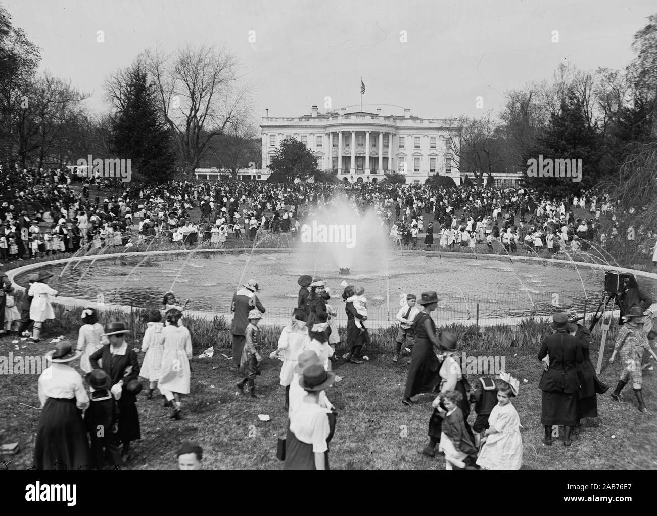 White house easter egg hunt Black and White Stock Photos & Images Alamy
