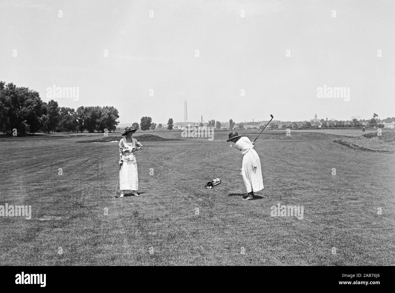 Early 1900s Golfing - Women golfing at Potomoc Park golf course ca. 1915-1923 Stock Photo