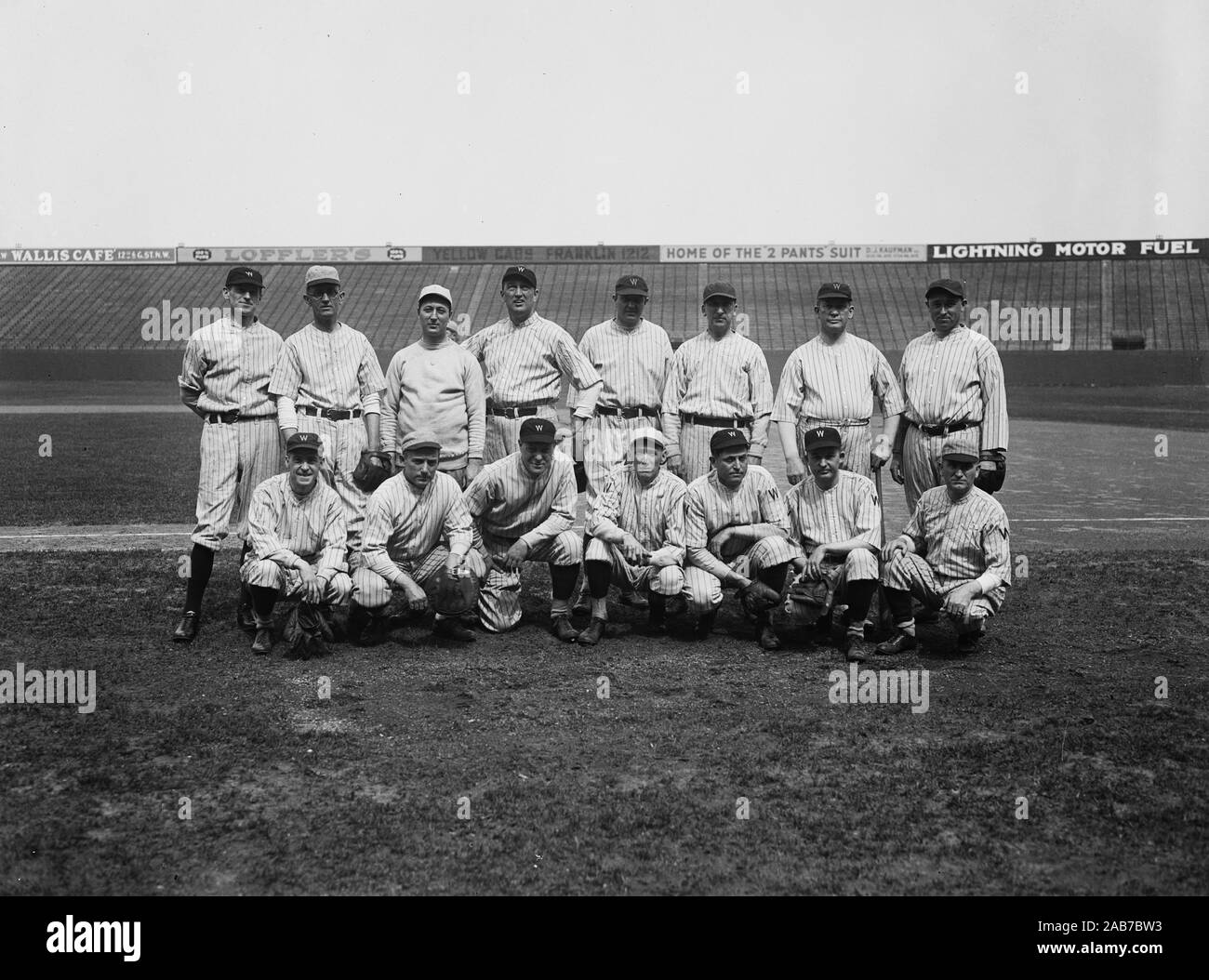 Vintage baseball photos in 1920s - Baseball team photo ca. 1923-1929 Stock  Photo - Alamy