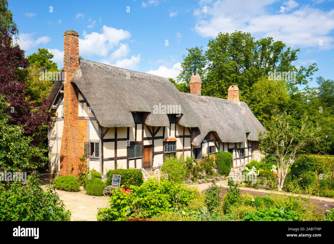 Anne Hathaway's Cottage, a thatched cottage in a cottage garden, Shottery, near Stratford upon Avon, Warwickshire, England, United Kingdom, Europe Stock Photo