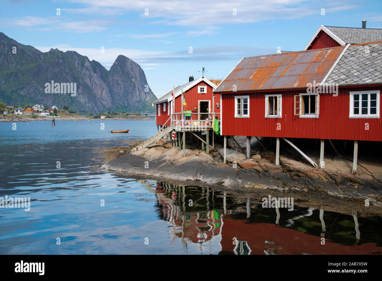 Rorbu, traditional fishermen's cabins now used for tourist accommodation in Reine, Moskenesoya, The Lofoten Islands, Norway, Europe Stock Photo