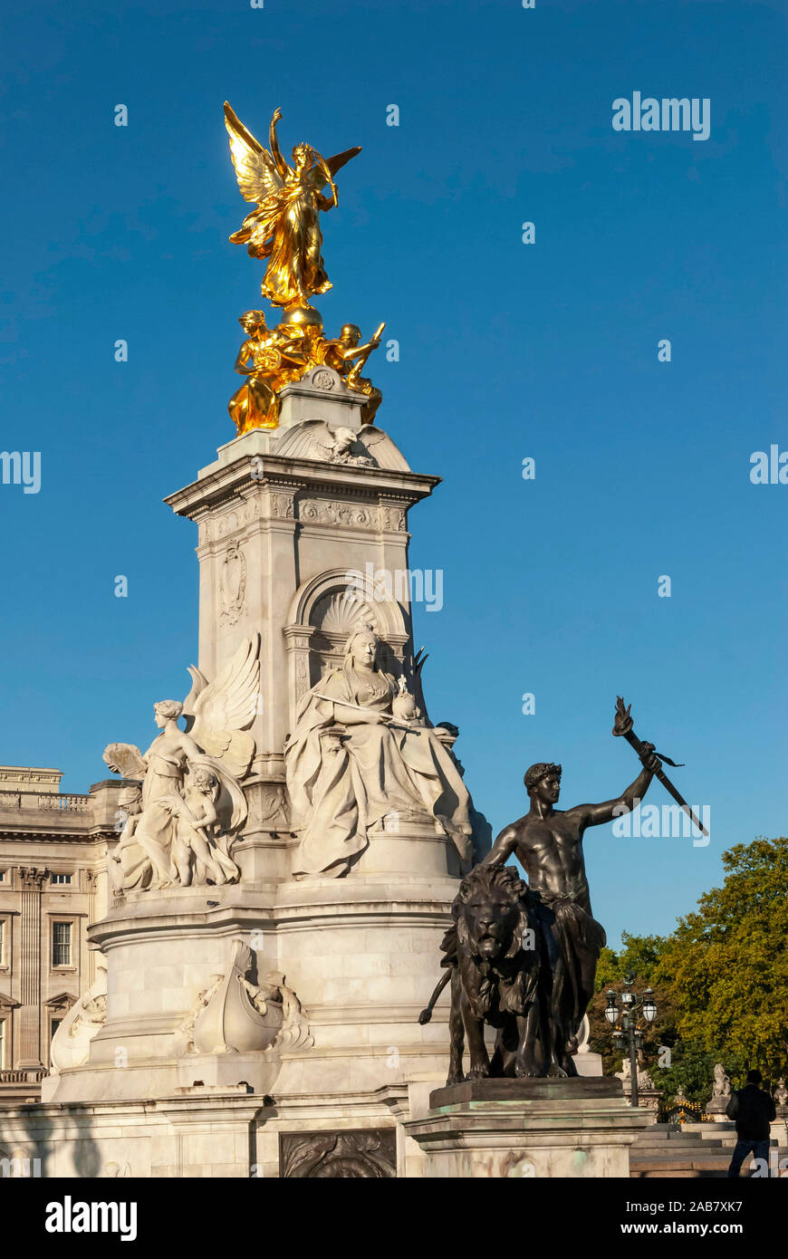 Queen Victoria Monument, Buckingham Palace, The Mall, London, England, United Kingdom, Europe Stock Photo