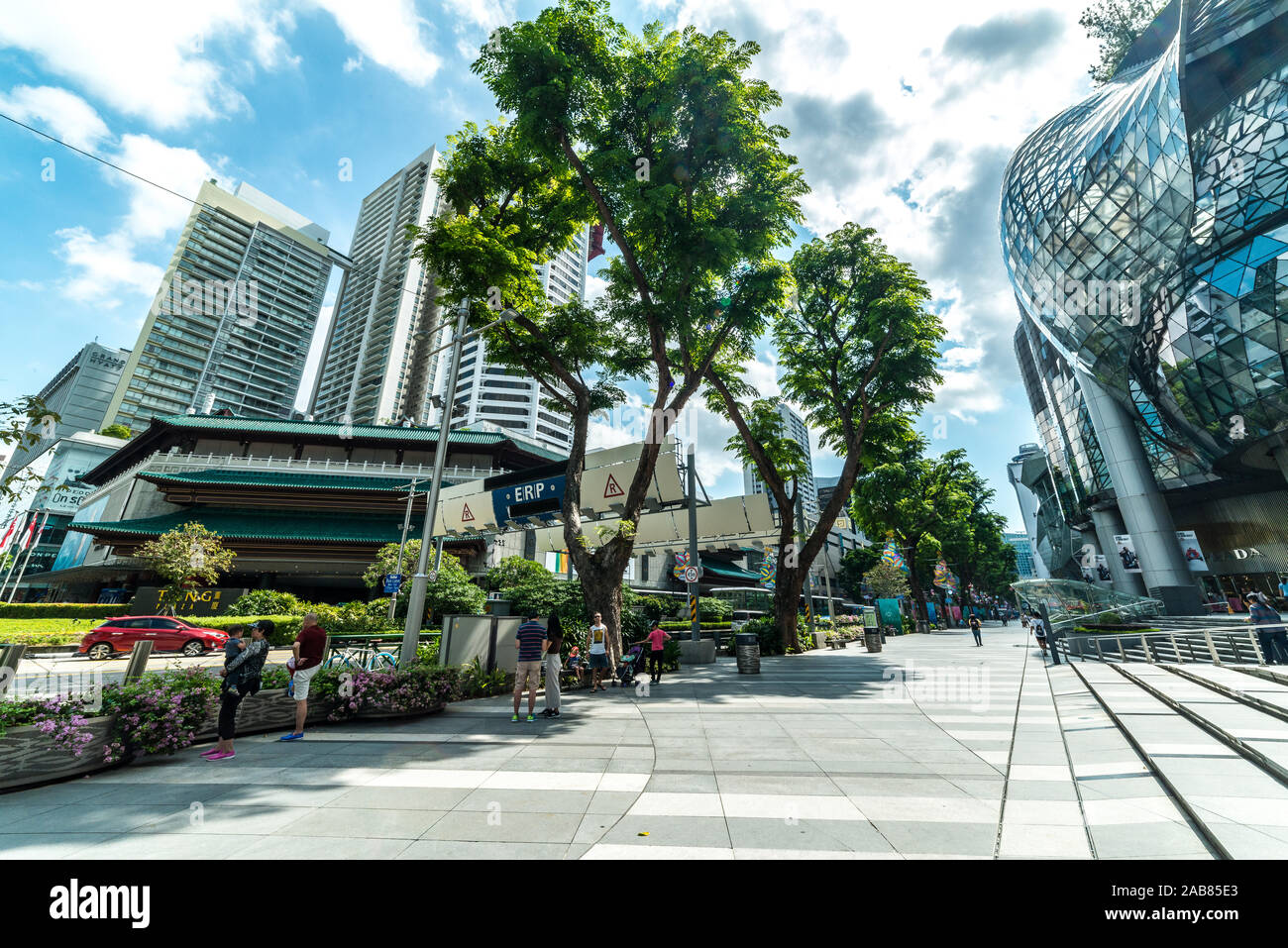 South Esat Asia Singapore November 22 2019 Street View Of Orchard Road Singapore On A Hot Sunny Morning Stock Photo Alamy