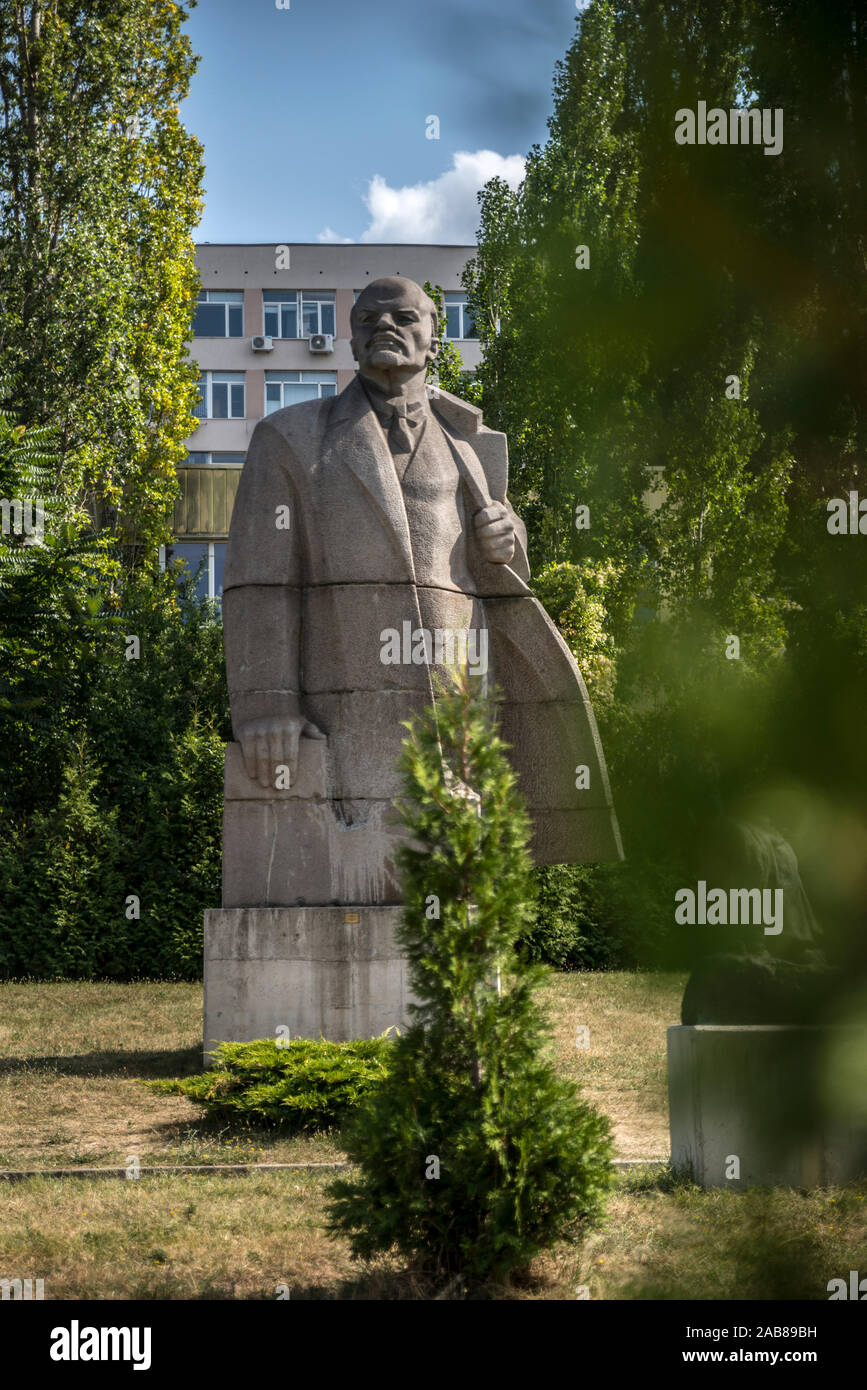Lenin statue, Museum of Socialist Art, Sofia, Bulgaria Stock Photo - Alamy