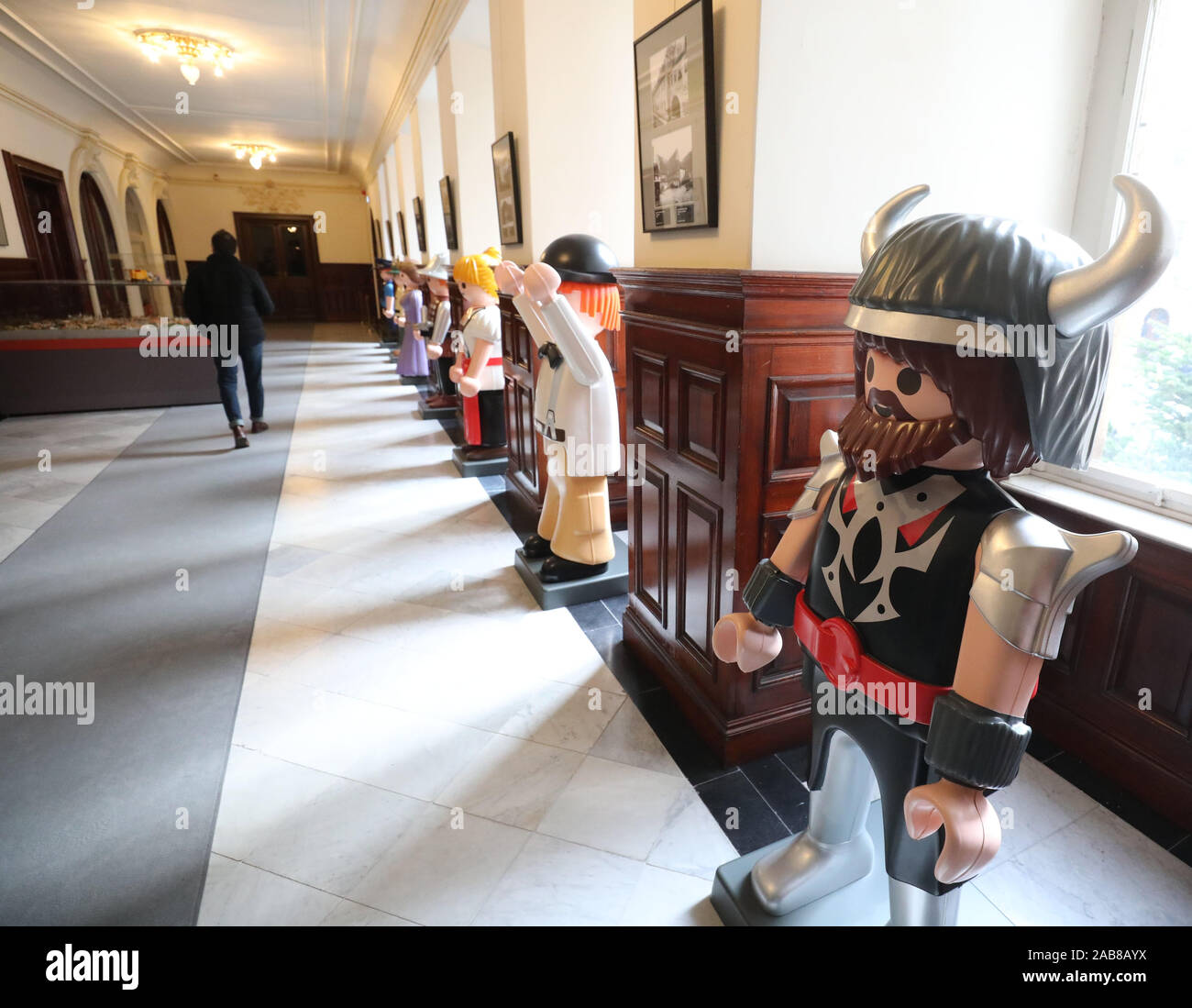 Altenburg, Germany. 26th Nov, 2019. Oversized Playmobil figures can be seen  in the exhibition Playmobil Winter Magic in the Residenzschloss  Altenburg. From 1 December to 15 March 2020, visitors can marvel at over  5000 installed figures and over