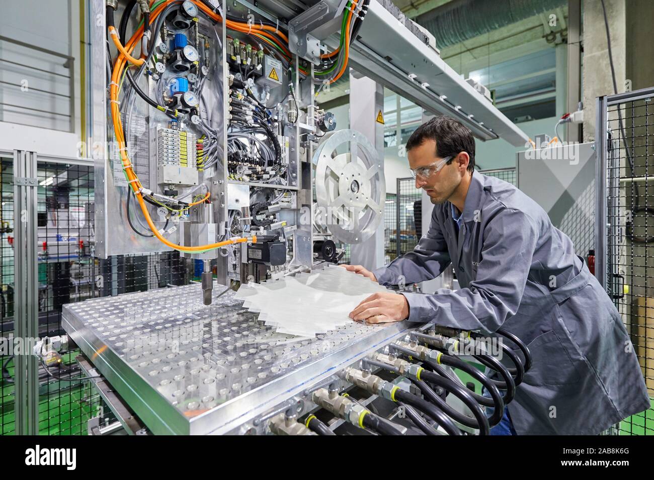 Tape Layer Cell, Wrapping equipment for manufacturing composite