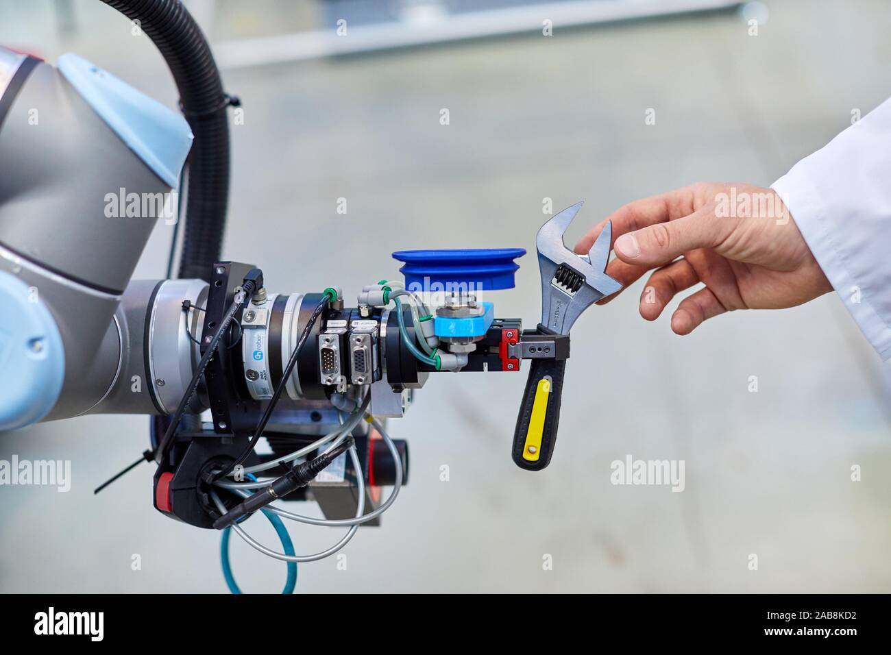 Use of flexible robotics in industrial manufacturing processes, Mobile