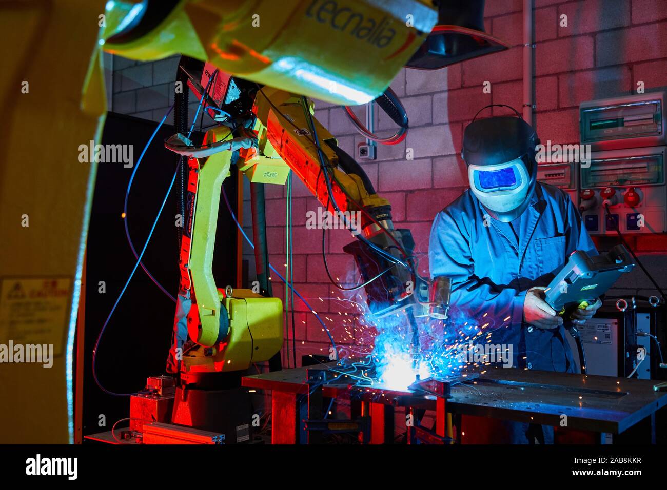 Additive machines with a high contribution rate of WAAM technology