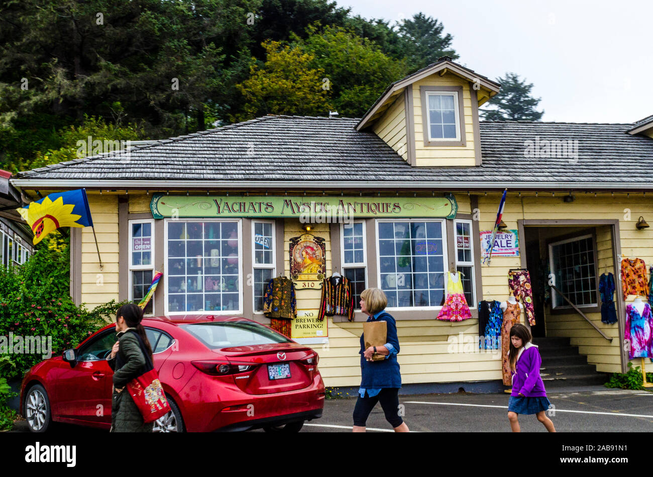 An Antique Store in Florence Oregon Stock Photo Alamy