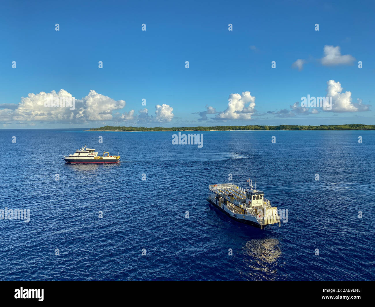 Ft. Lauderdale, FL/USA-10/31/19: A tender ready to pick up passengers off the Holland America Line cruise ship Zuiderdam to take them to the beach at Stock Photo