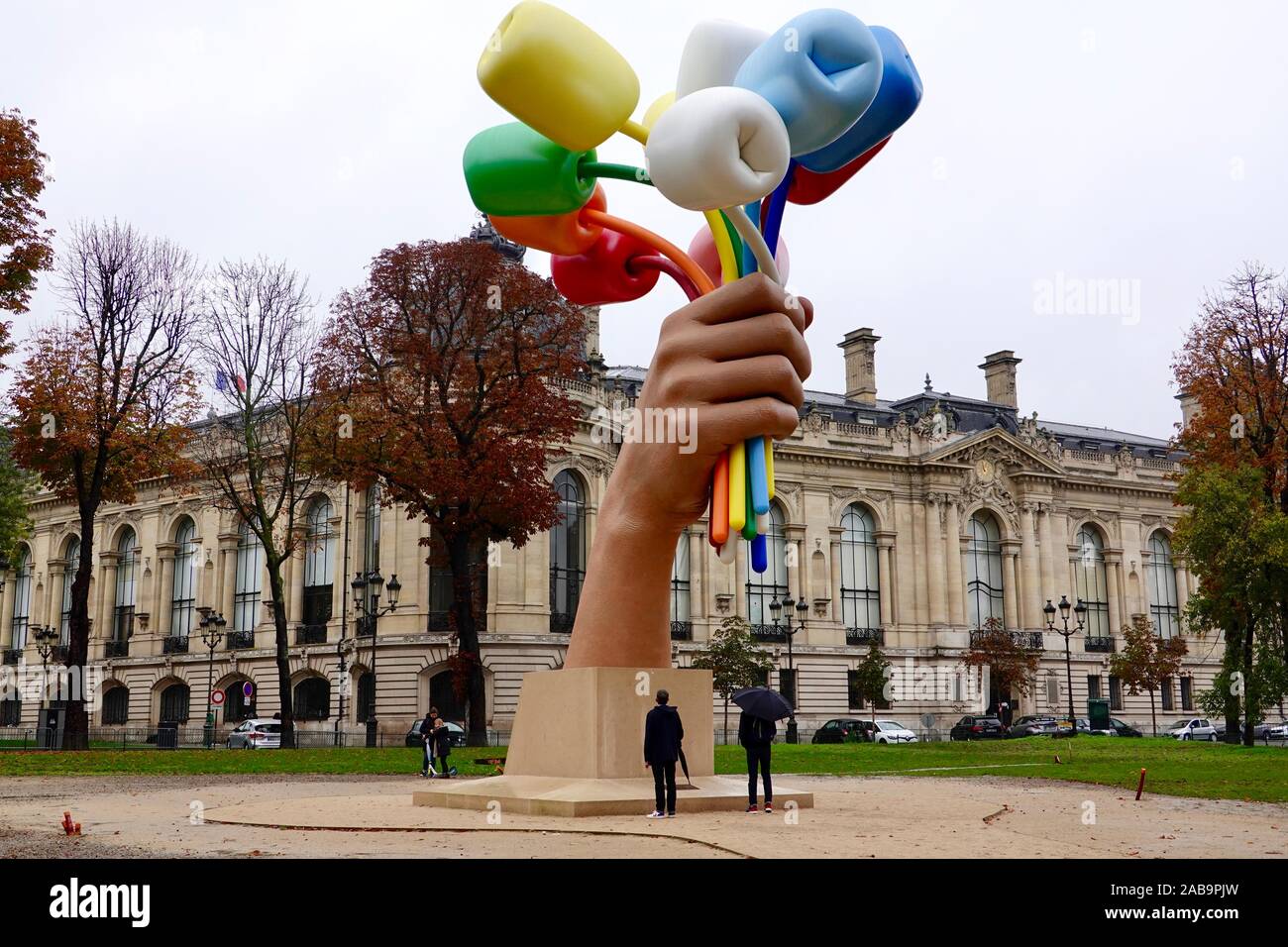 Bouquet of Tulips by Jeff Koons, dedicated to the friendship between France and the U.S., and to the victims of recent terrorist attacks, Paris, FR. Stock Photo