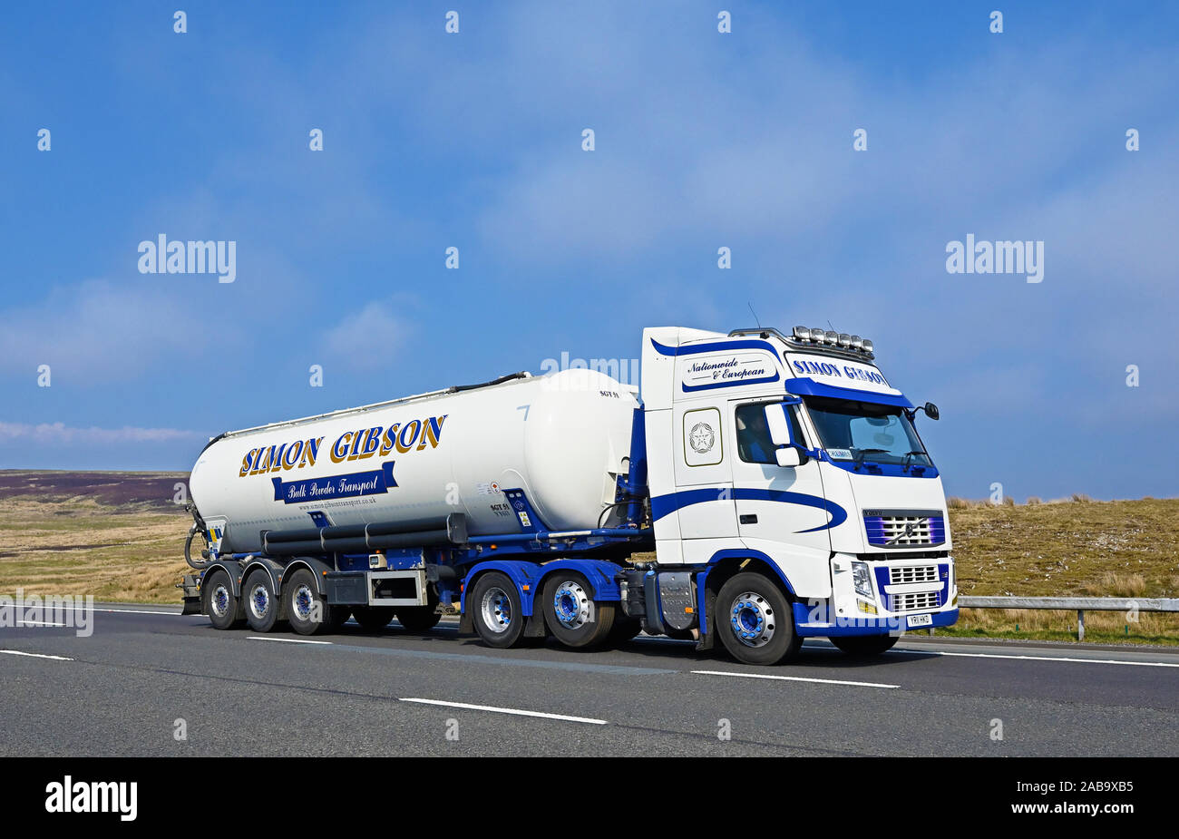 Simon Gibson Transport Limited Bulk Powder Tanker. M6 Motorway, Southbound, Shap, Cumbria, England, United Kingdom, Europe. Stock Photo