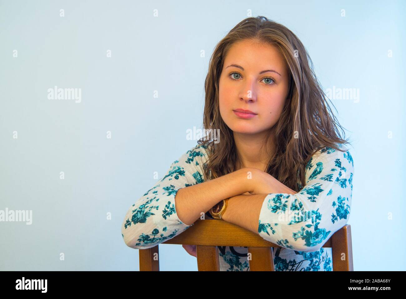 Woman crossed arms hi-res stock photography and images - Alamy