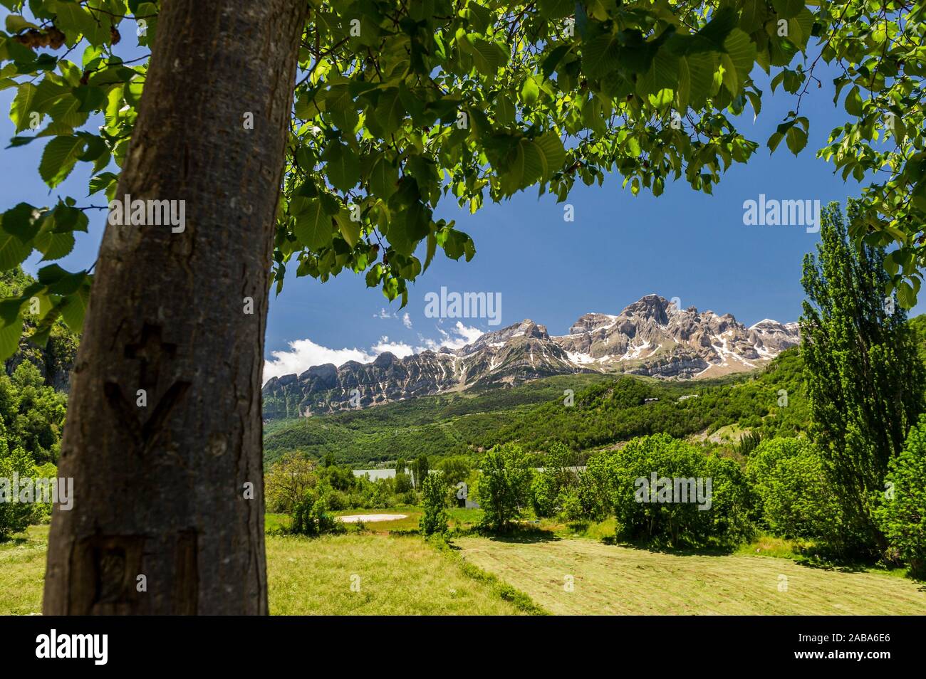 View of Partacua Mountain Range, Tena Valley, Pyrenees (Huesca province, Aragón, Spain) Stock Photo