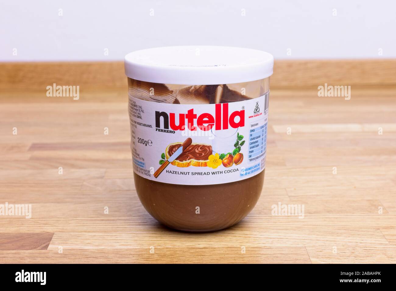 Uitverkoop op tijd Machtig Glass jar of Nutella hazelnut spread manufactured by Ferrero Stock Photo -  Alamy