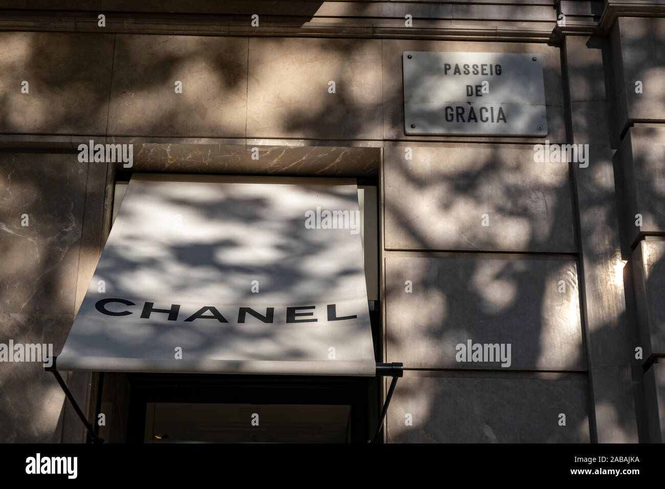 The logo of CHANEL, a French company specialized in designing and  manufacturing luxury and haute couture items, seen at the Passeig de Gràcia  store.A boulevard of just over a kilometre, the Passeig