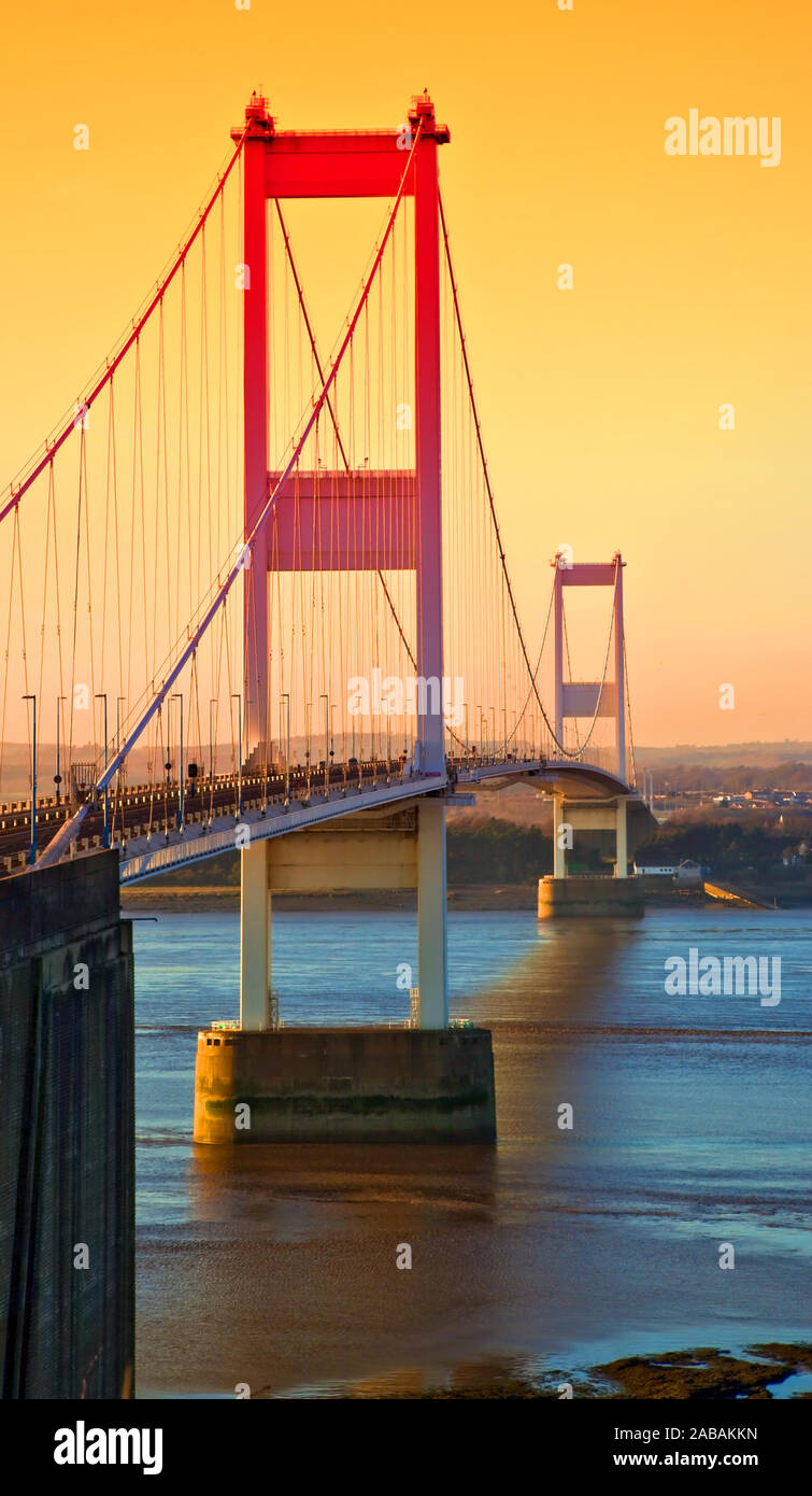 Bridge building activities hi-res stock photography and images - Alamy
